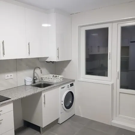 شقة 5 Bedroom 900 Meters From The *